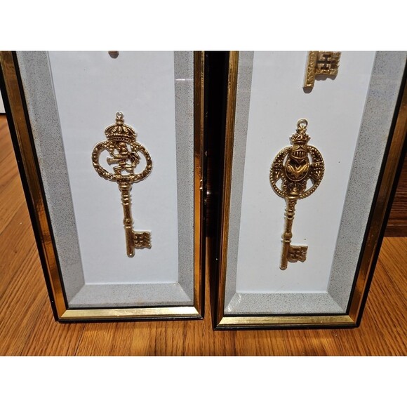 Set Of 2 Vintage MCM Turner Wall Accessory Ornate Kings Knights Gold Keys - Picture 5 of 15